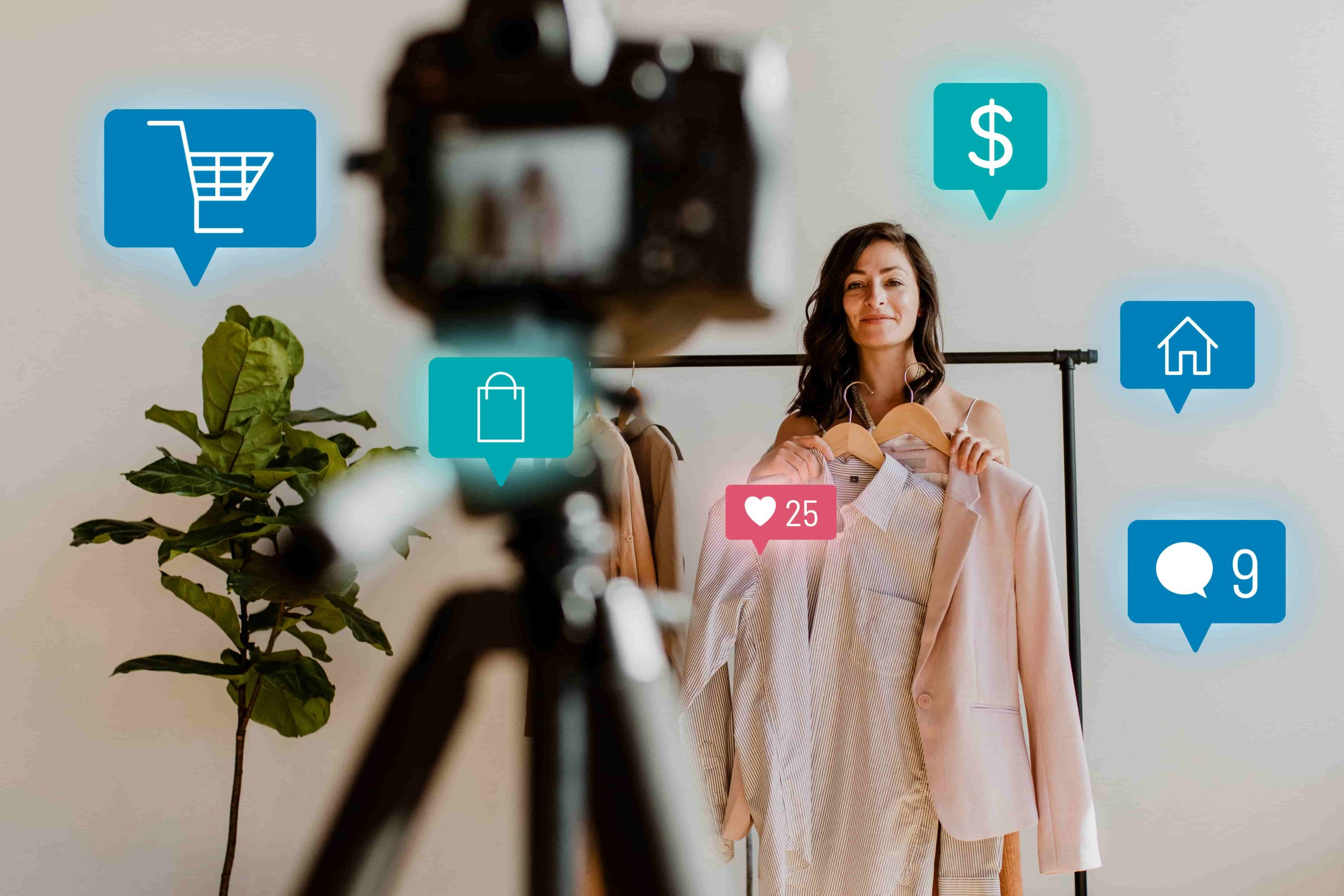 Mulher apresenta roupas em vídeo para estratégia de social commerce nas redes sociais